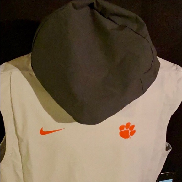 Men’s Nike Clemson Pullover Vest - Picture 7 of 7
